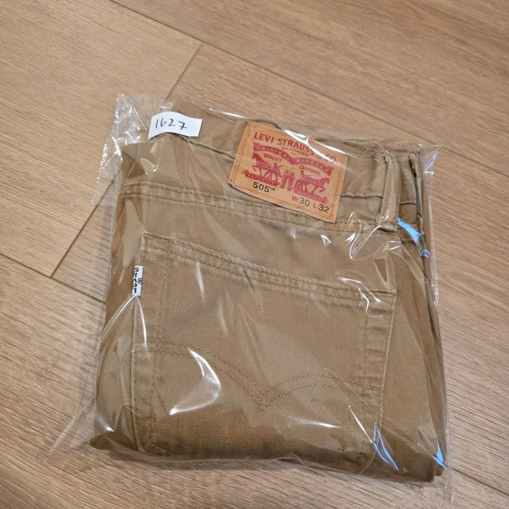 Levis levis 505